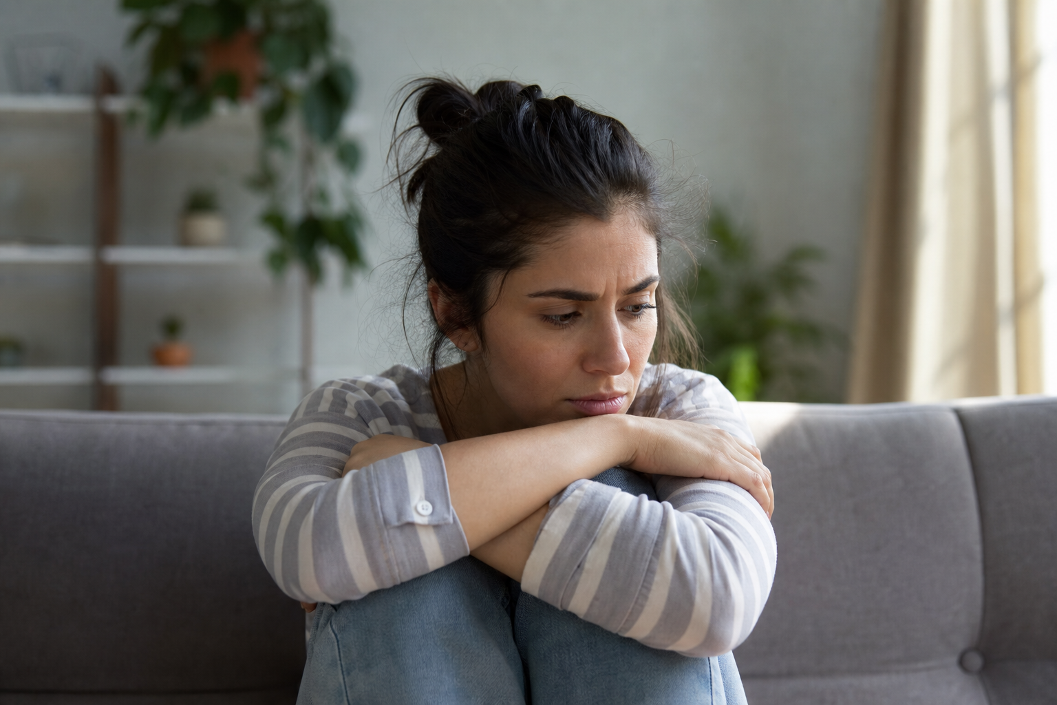 Não Começa com um Soco: Os Sinais Silenciosos da Violência Contra a Mulher